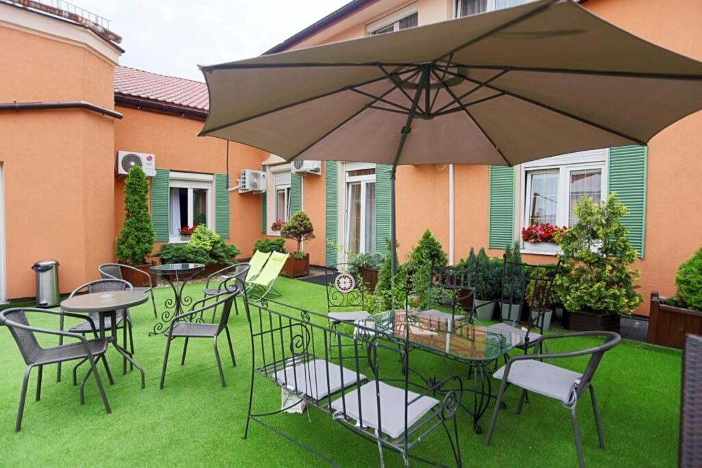 Hotel Wenecki Częstochowa Екстериор снимка